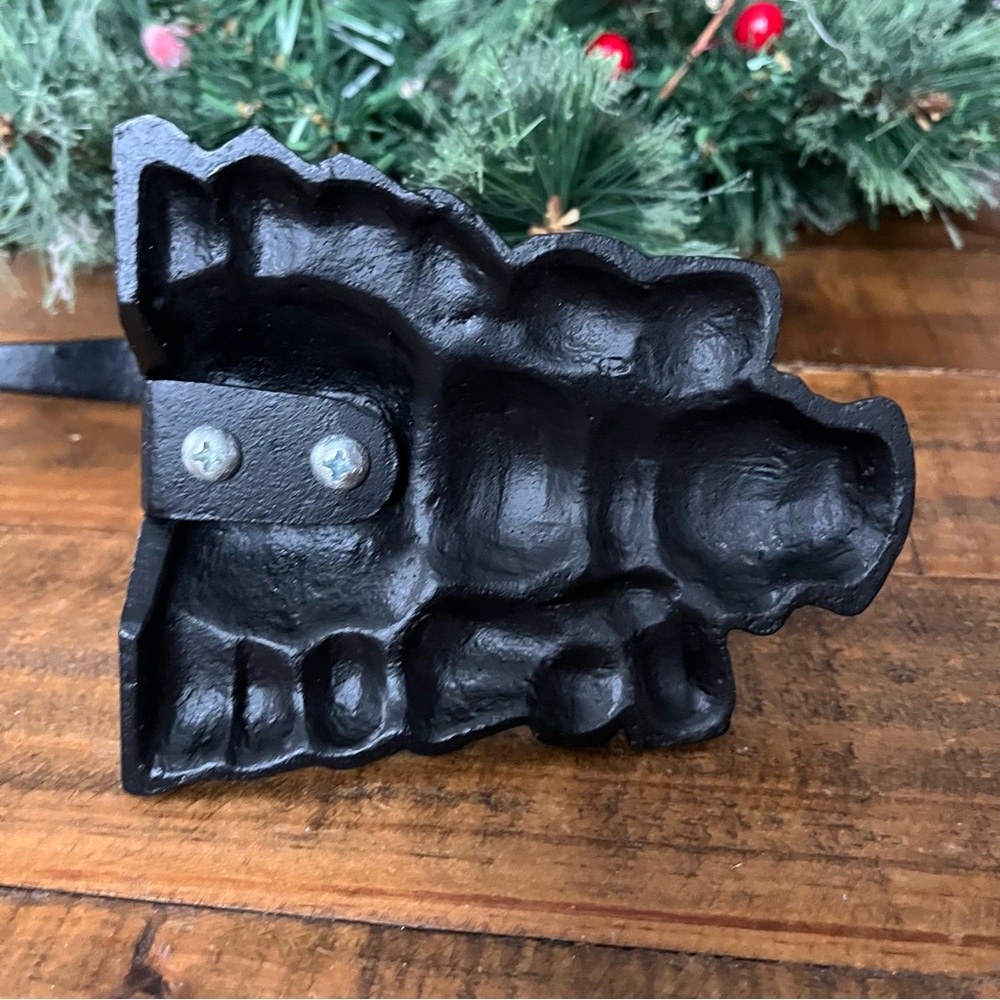 Vintage Cast Iron Snowman Stocking Holder Hanger Hook Shelf Mantle Metal Heavy - Picture 5 of 8